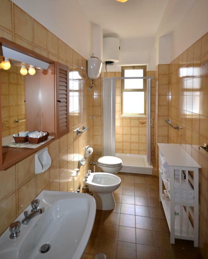 Hotel A-14 Модуньо Екстер'єр фото